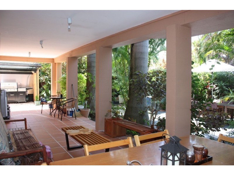 17 Heeb Street, Bundall QLD 4217