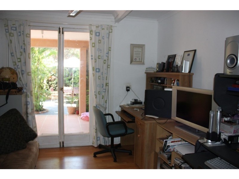 17 Heeb Street, Bundall QLD 4217