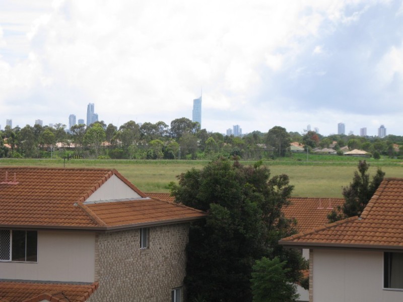 1/84 Highfield Drive, Merrimac QLD 4226