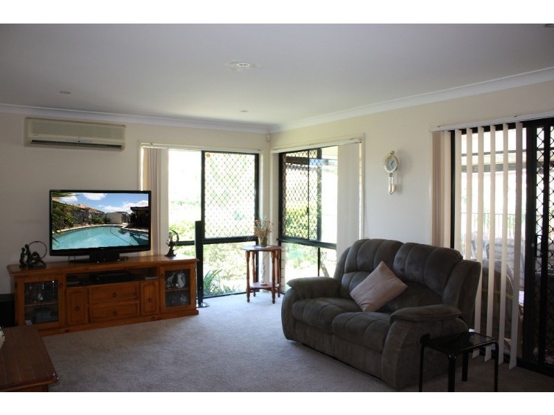 8 Duice Court, Oxenford QLD 4210