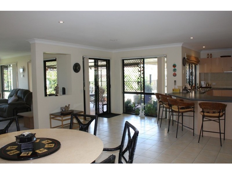 8 Duice Court, Oxenford QLD 4210