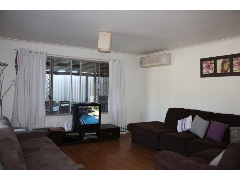 8 Studio Drive, Oxenford QLD 4210