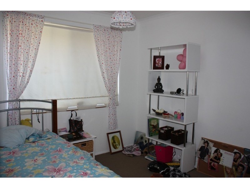 8 Studio Drive, Oxenford QLD 4210