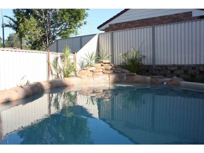 8 Studio Drive, Oxenford QLD 4210