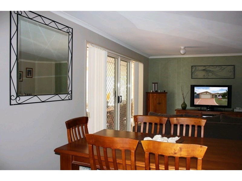 39 Howland Circuit, Pacific Pines QLD 4211