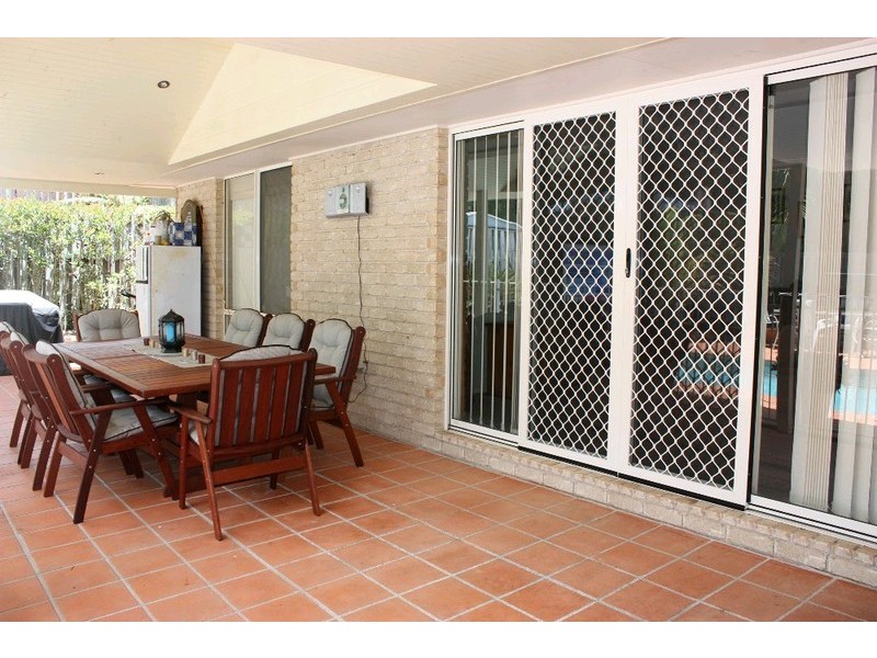 39 Howland Circuit, Pacific Pines QLD 4211