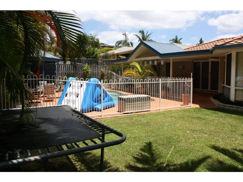 39 Howland Circuit, Pacific Pines QLD 4211