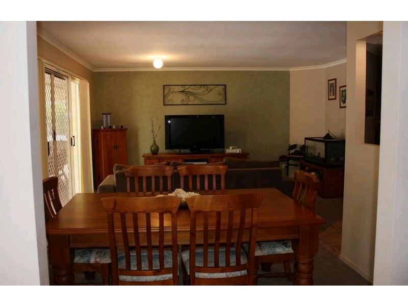 39 Howland Circuit, Pacific Pines QLD 4211