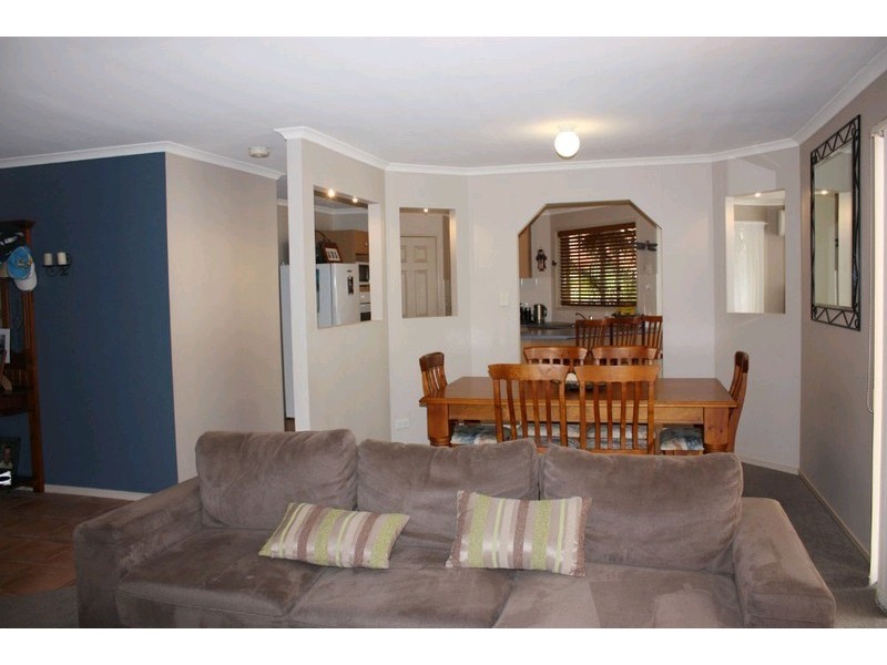 39 Howland Circuit, Pacific Pines QLD 4211