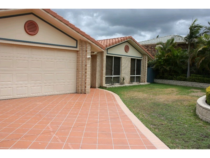 39 Howland Circuit, Pacific Pines QLD 4211