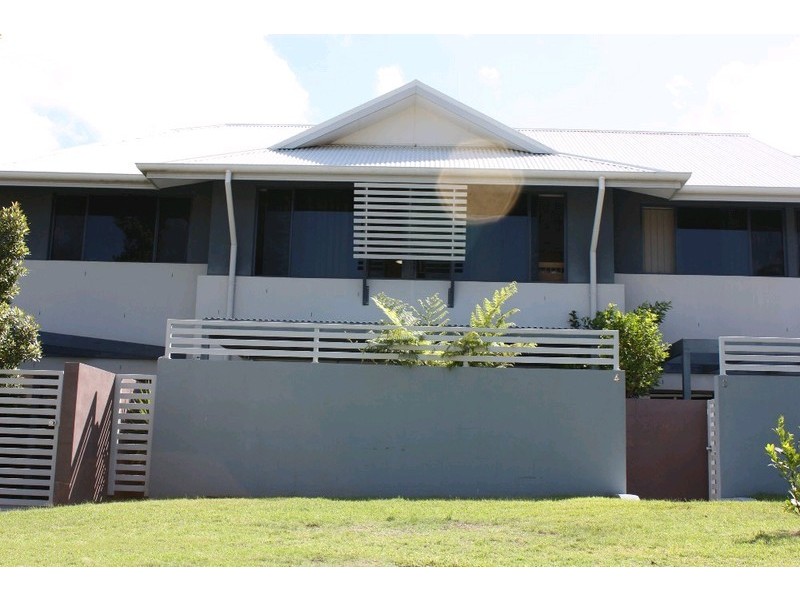 4/6 Winton Terrace, Varsity Lakes QLD 4227