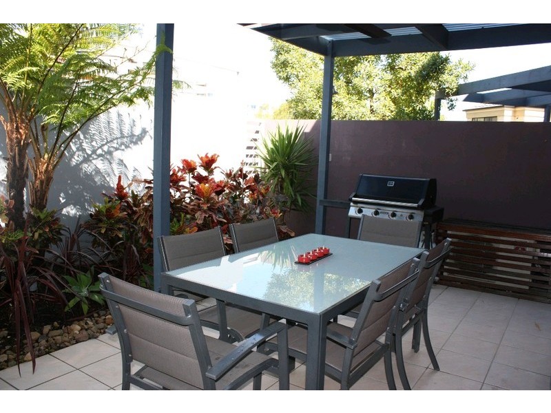 4/6 Winton Terrace, Varsity Lakes QLD 4227