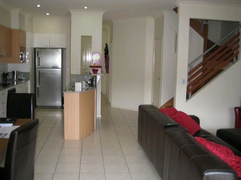 4/6 Winton Terrace, Varsity Lakes QLD 4227