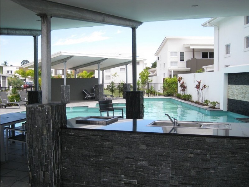 73 Venice Street, Burleigh Waters QLD 4220