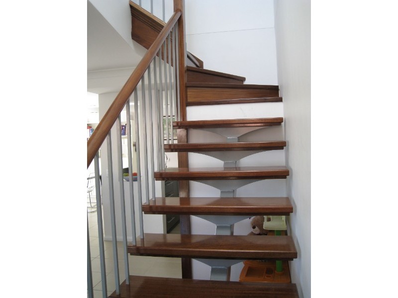 73 Venice Street, Burleigh Waters QLD 4220