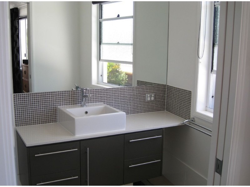 73 Venice Street, Burleigh Waters QLD 4220