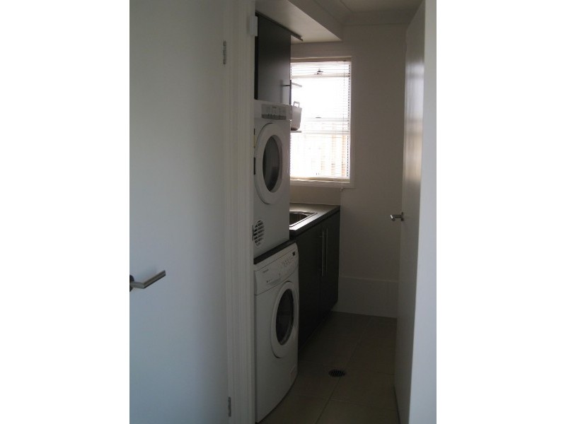 73 Venice Street, Burleigh Waters QLD 4220