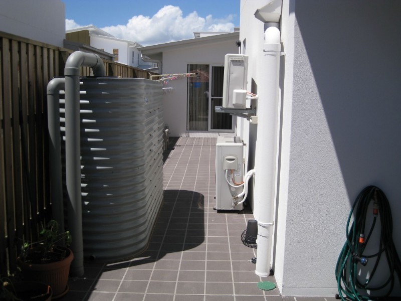 73 Venice Street, Burleigh Waters QLD 4220