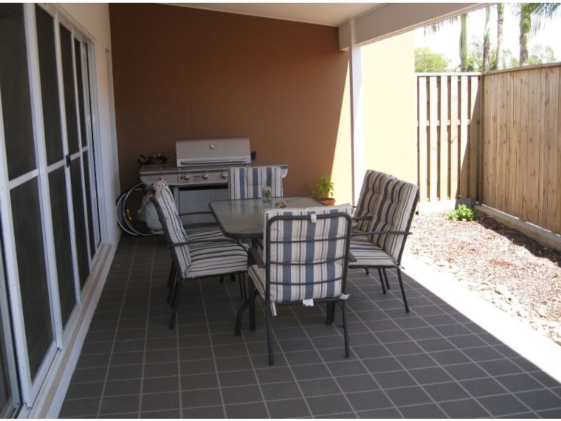 73 Venice Street, Burleigh Waters QLD 4220