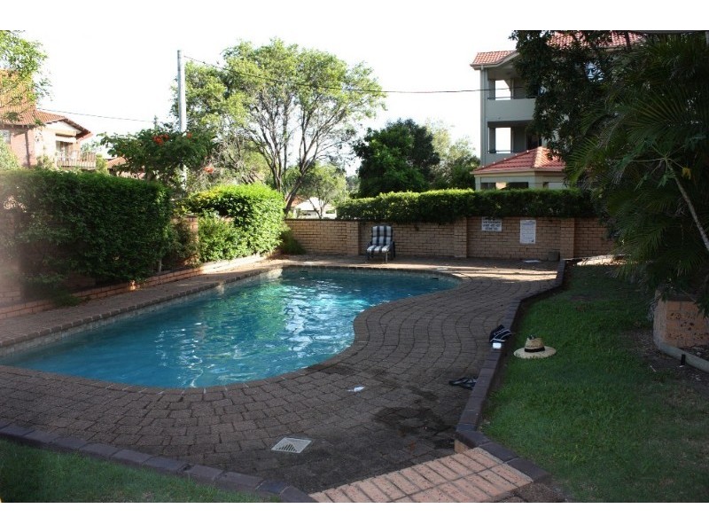 10/6 Lenneberg Street, Southport QLD 4215