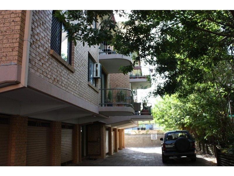 10/6 Lenneberg Street, Southport QLD 4215