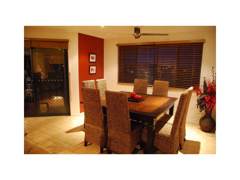 3 Gould Place, Pacific Pines QLD 4211