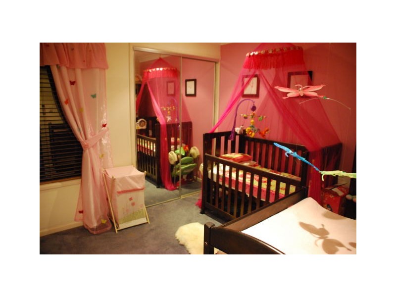 3 Gould Place, Pacific Pines QLD 4211