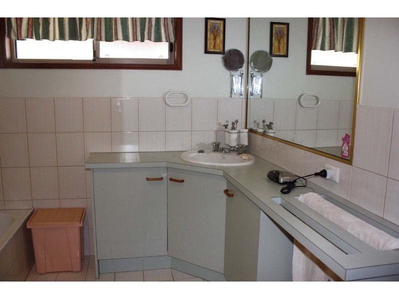 301 Central Street, Arundel QLD 4214