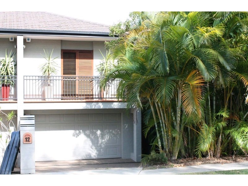 2/12 Billington Street, Labrador QLD 4215