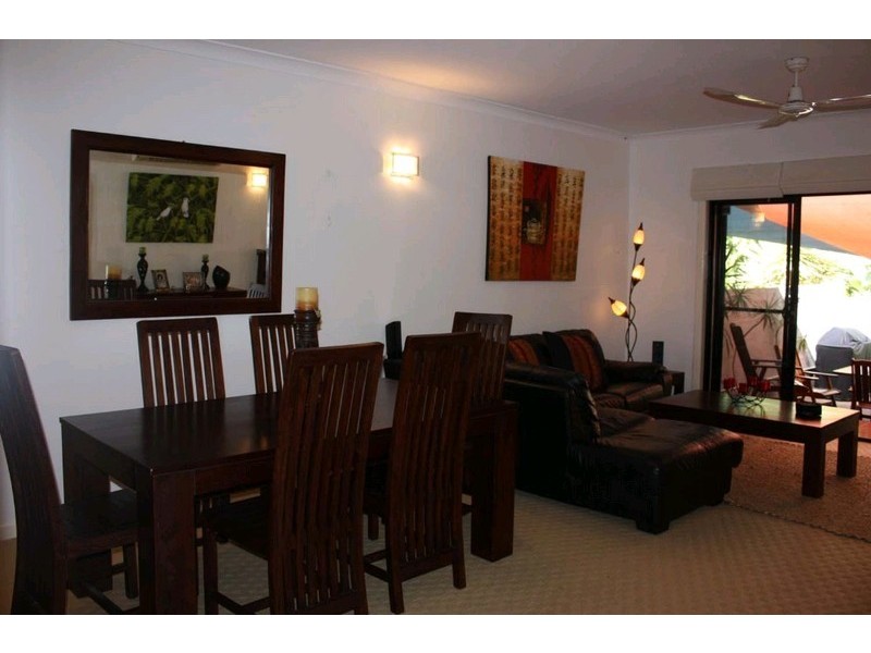 2/12 Billington Street, Labrador QLD 4215