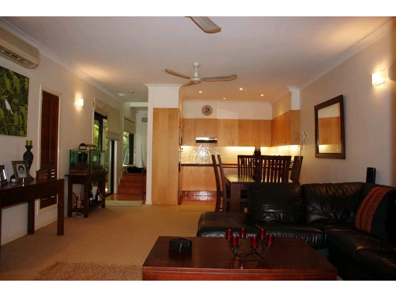 2/12 Billington Street, Labrador QLD 4215