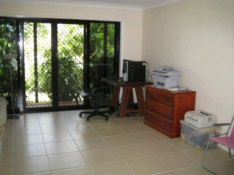 3 Cascade Avenue, Benowa QLD 4217