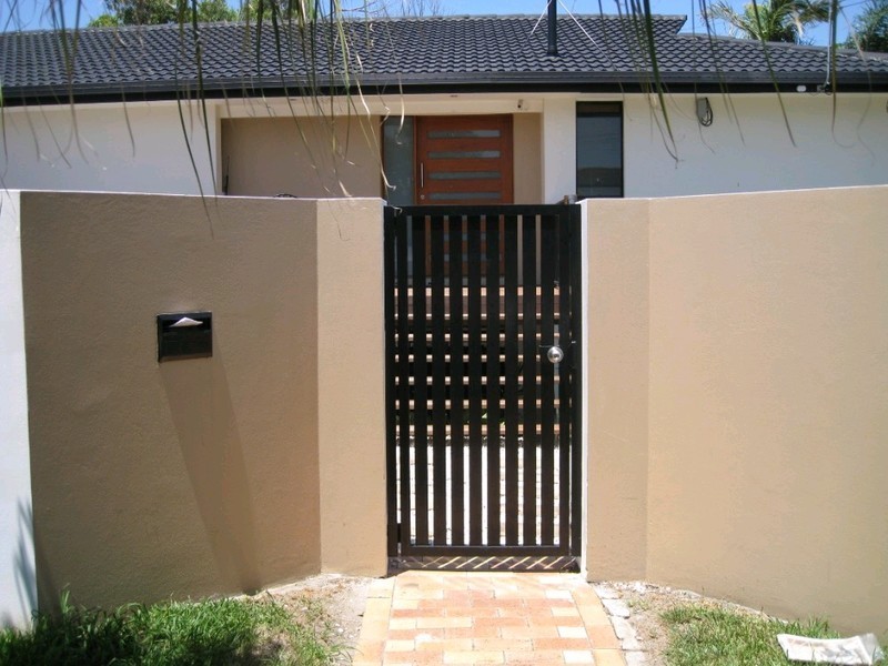 3 Cascade Avenue, Benowa QLD 4217