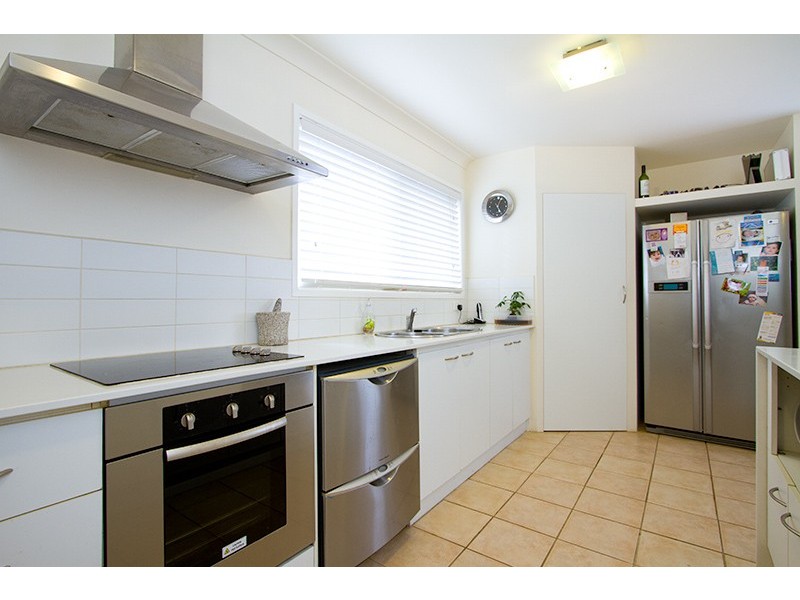 5 McCleary Street, Sorrento QLD 4217