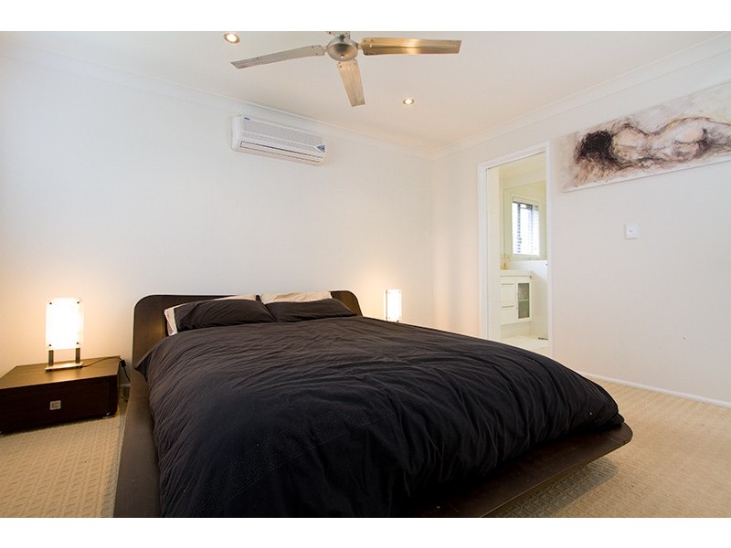 5 McCleary Street, Sorrento QLD 4217