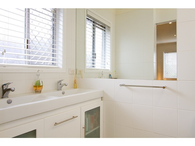 5 McCleary Street, Sorrento QLD 4217