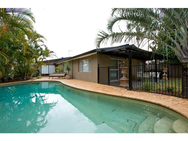 5 McCleary Street, Sorrento QLD 4217