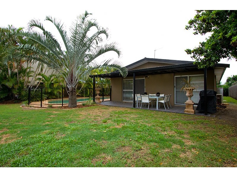 5 McCleary Street, Sorrento QLD 4217