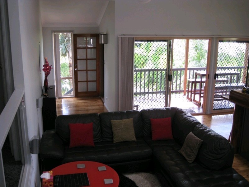 12 Bellona Court, Pacific Pines QLD 4211