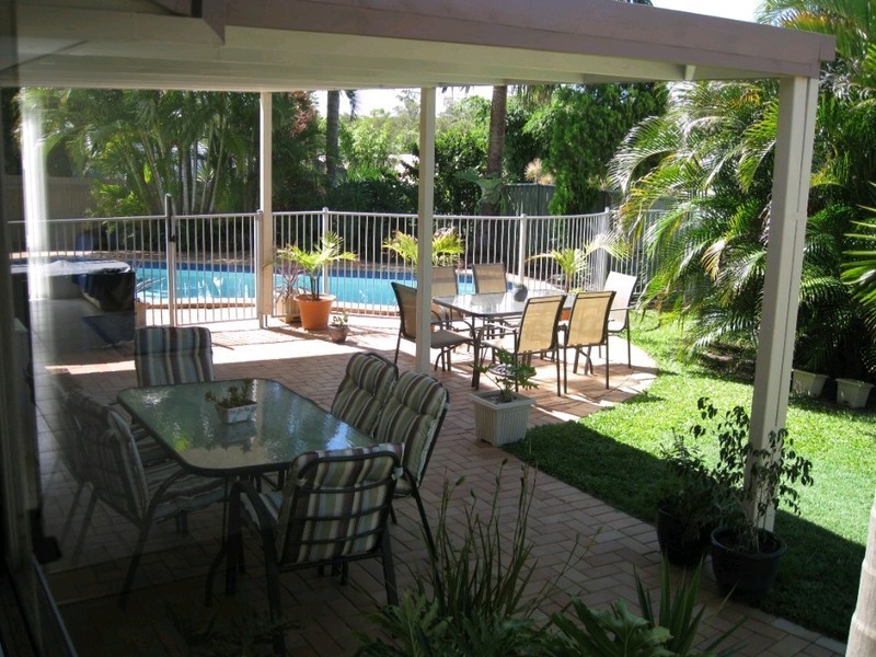 5 Baxter Court, Arundel QLD 4214