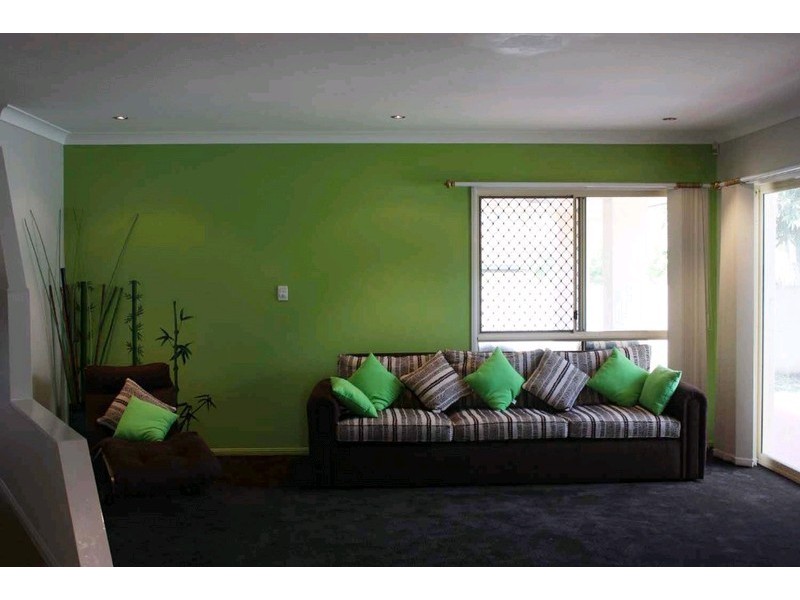 11 Kirdford Court, Arundel QLD 4214