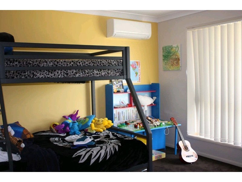 11 Kirdford Court, Arundel QLD 4214