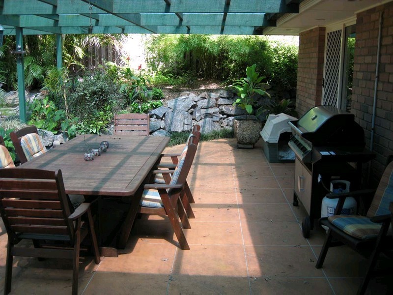 38 Manra Way, Pacific Pines QLD 4211