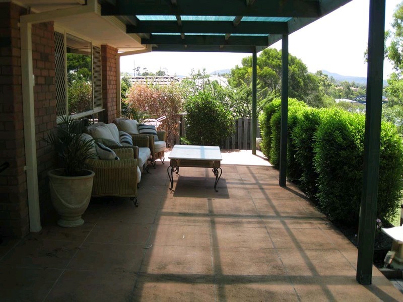 38 Manra Way, Pacific Pines QLD 4211