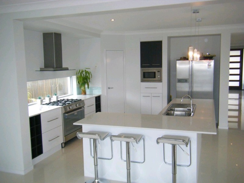 26 Wunburra Circle, Pacific Pines QLD 4211