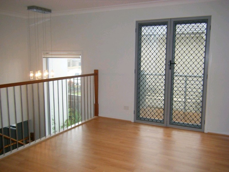 26 Wunburra Circle, Pacific Pines QLD 4211