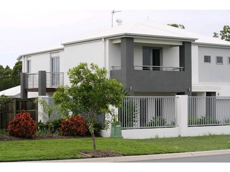 26 Wunburra Circle, Pacific Pines QLD 4211