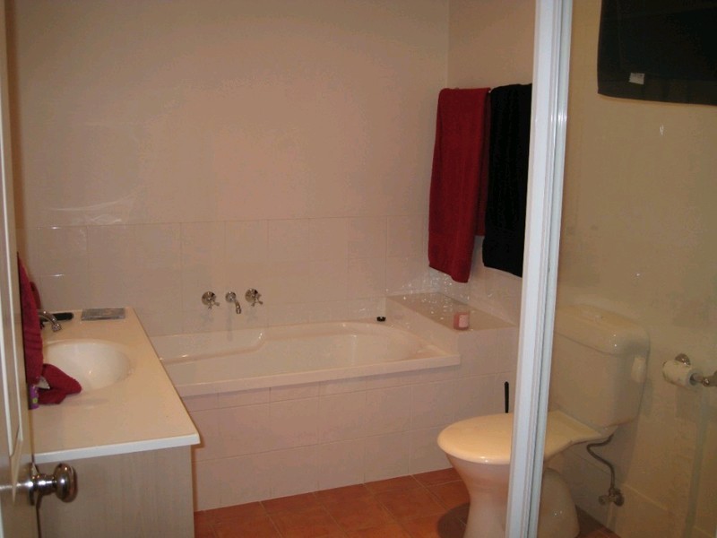 1/6 Marybeth Court, Molendinar QLD 4214