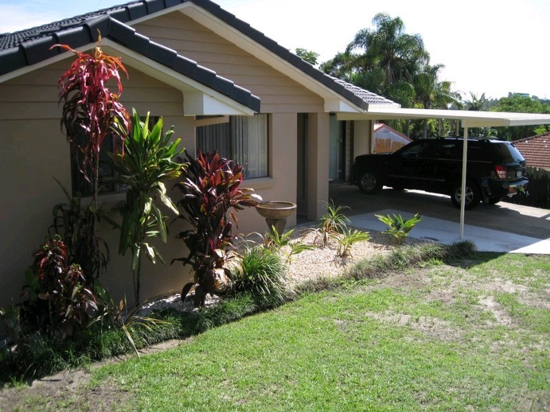 5 Explorers Way, Worongary QLD 4213