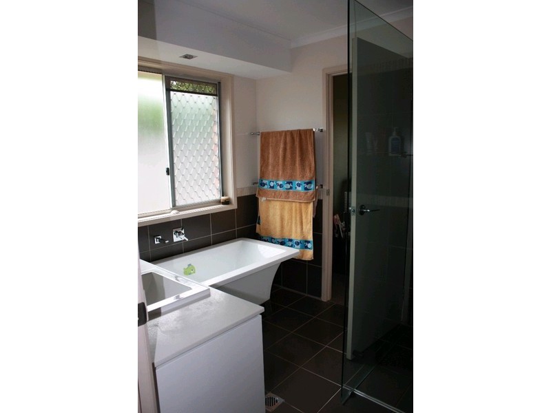 16 Aberdeen Court, Highland Park QLD 4211